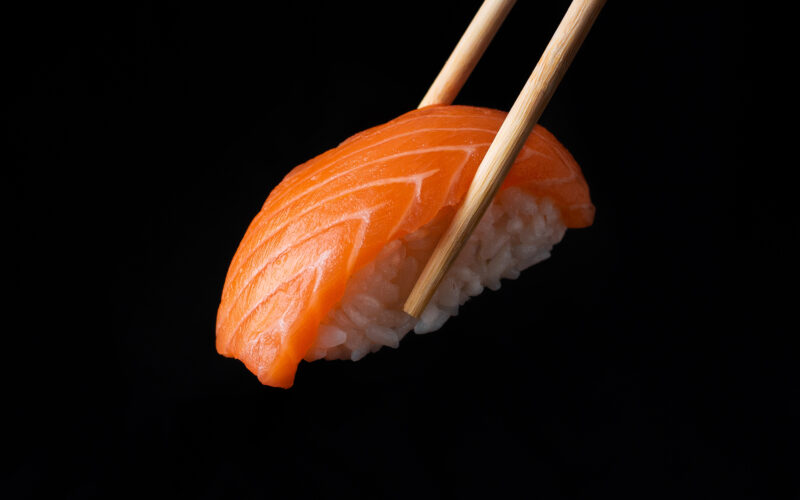 salmone sushi