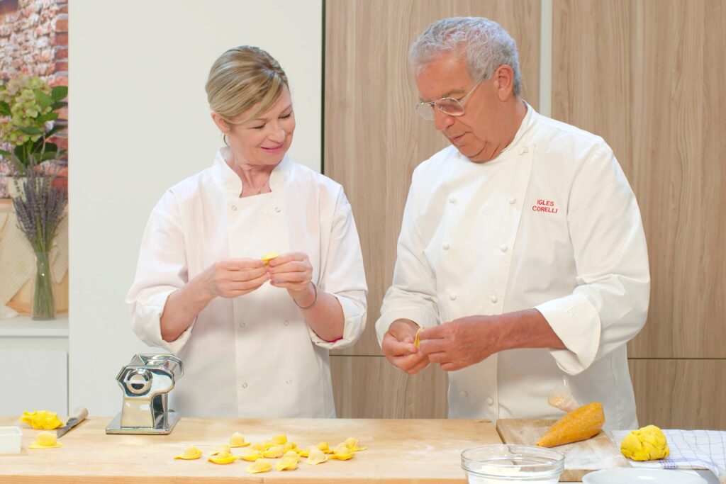 Lezione di tortellini in brodo su Acadèmia.tv