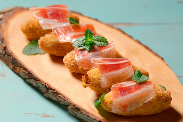 Croquetas de jamón nel corso di tapas su Acadèmia.tv