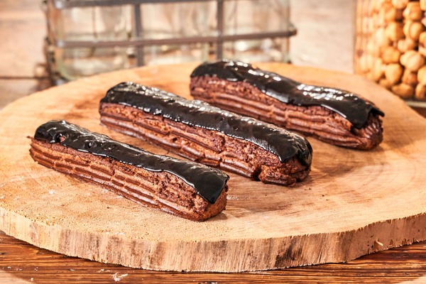 Eclair al triplo cioccolato di Julien Abourmad su Acadèmia.tv